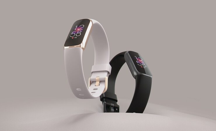 Product laydown photo of Fitbit Luxe.